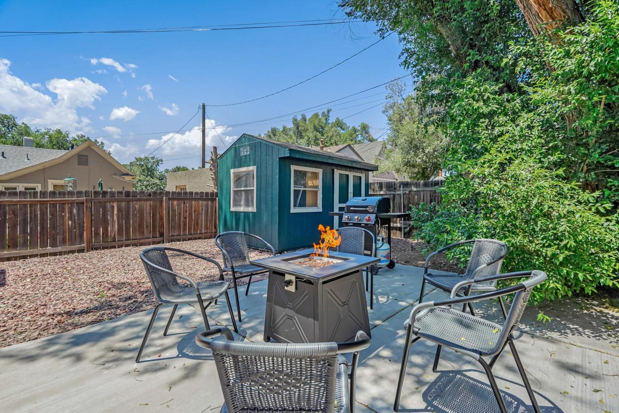 Neighborly Heights - Downtown King Bbq Fire Pit Villa Colorado Springs Exterior photo